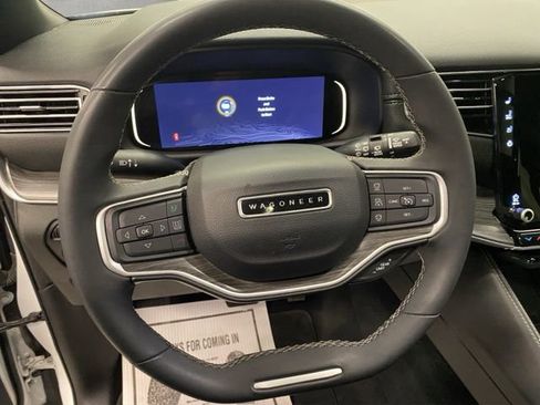 Used 2023 Jeep Wagoneer Series II w/ Premium Group I image 16