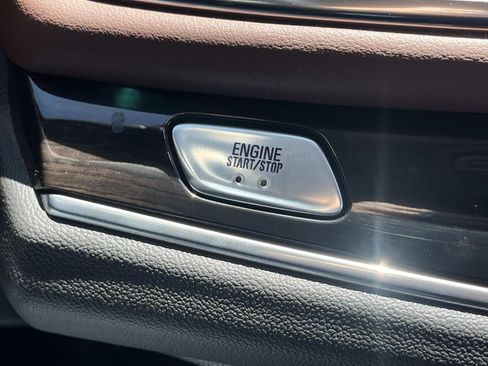 Used 2021 Buick Enclave Avenir AWD/4WD image 39