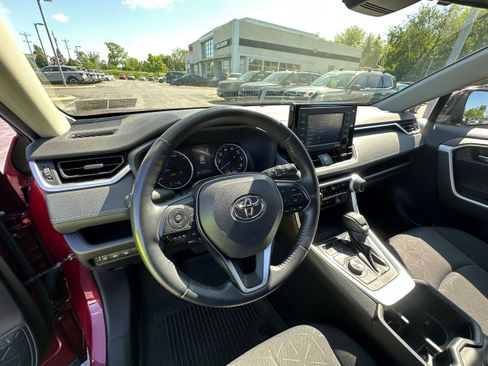 Used 2022 Toyota RAV4 XLE w/ Convenience Package AWD/4WD image 25