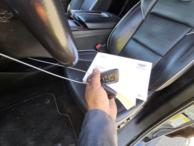 Used 2022 Cadillac Escalade Premium Luxury RWD image 13