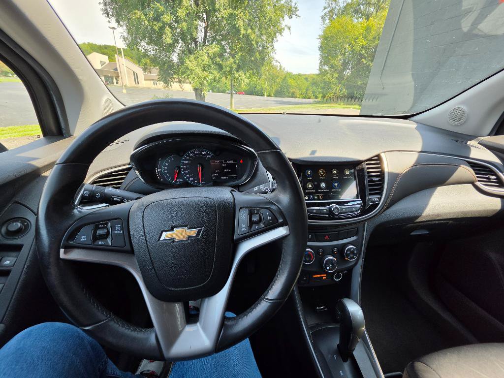 Used 2018 Chevrolet Trax LT w/ LT Convenience Package FWD image 13