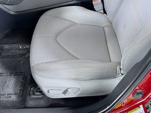 Used 2023 Toyota Highlander LE FWD image 20