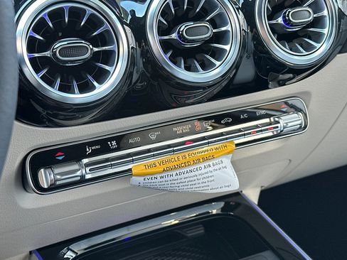 Certified 2025 Mercedes-Benz GLA 250 4MATIC image 23