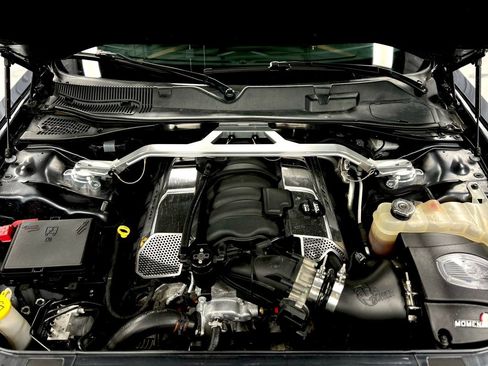 Used 2017 Dodge Challenger SRT w/ Technology Group image 40