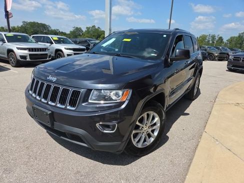 Used 2014 Jeep Grand Cherokee Laredo w/ Security & Convenience Group AWD/4WD image 2