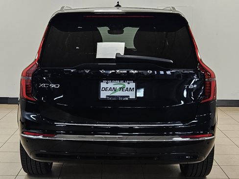 New 2026 Volvo XC90 T8 Plus w/ Protection Package Premier AWD/4WD image 9
