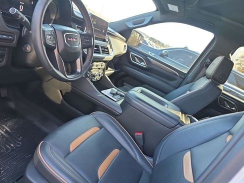 Used 2023 GMC Yukon XL AT4 w/ AT4 Premium Plus Package image 5