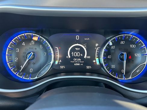 Certified 2024 Chrysler Pacifica Touring-L image 29