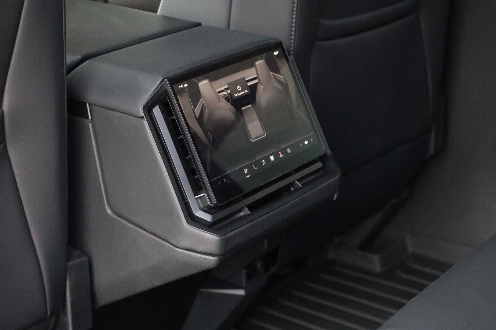 Used 2024 Tesla Cybertruck AWD Crew Cab image 20