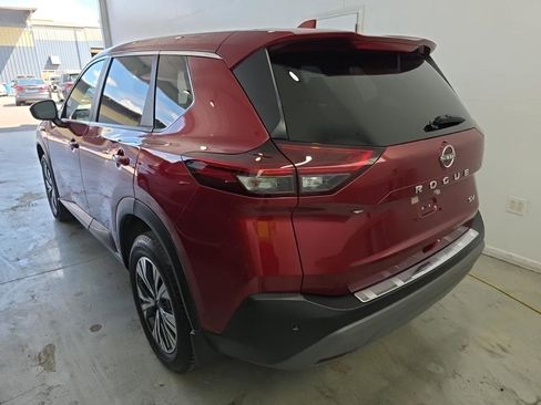 Used 2022 Nissan Rogue SV image 10
