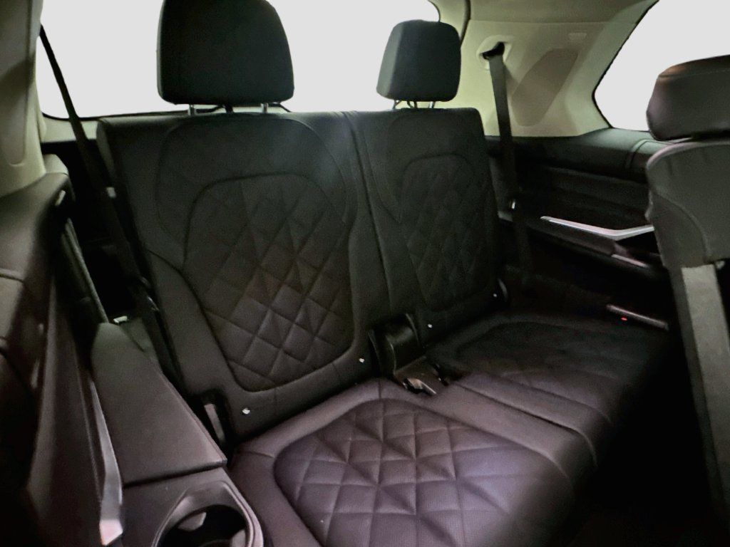 Used 2024 BMW X7 xDrive40i AWD/4WD image 30