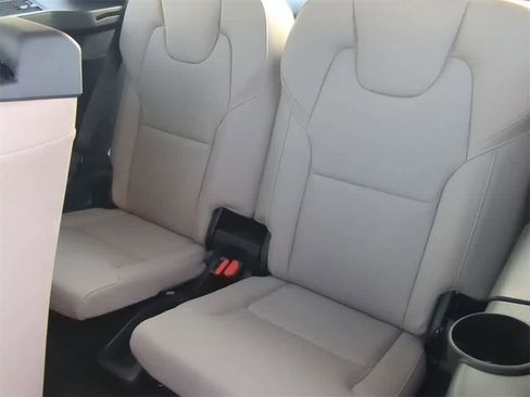 New 2026 Volvo XC90 B5 Core w/ Protection Package Premier image 20
