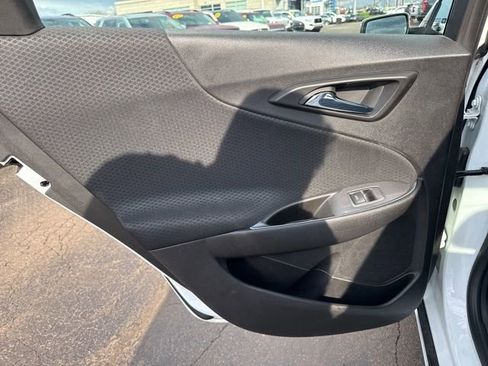 Used 2017 Chevrolet Malibu LT image 17