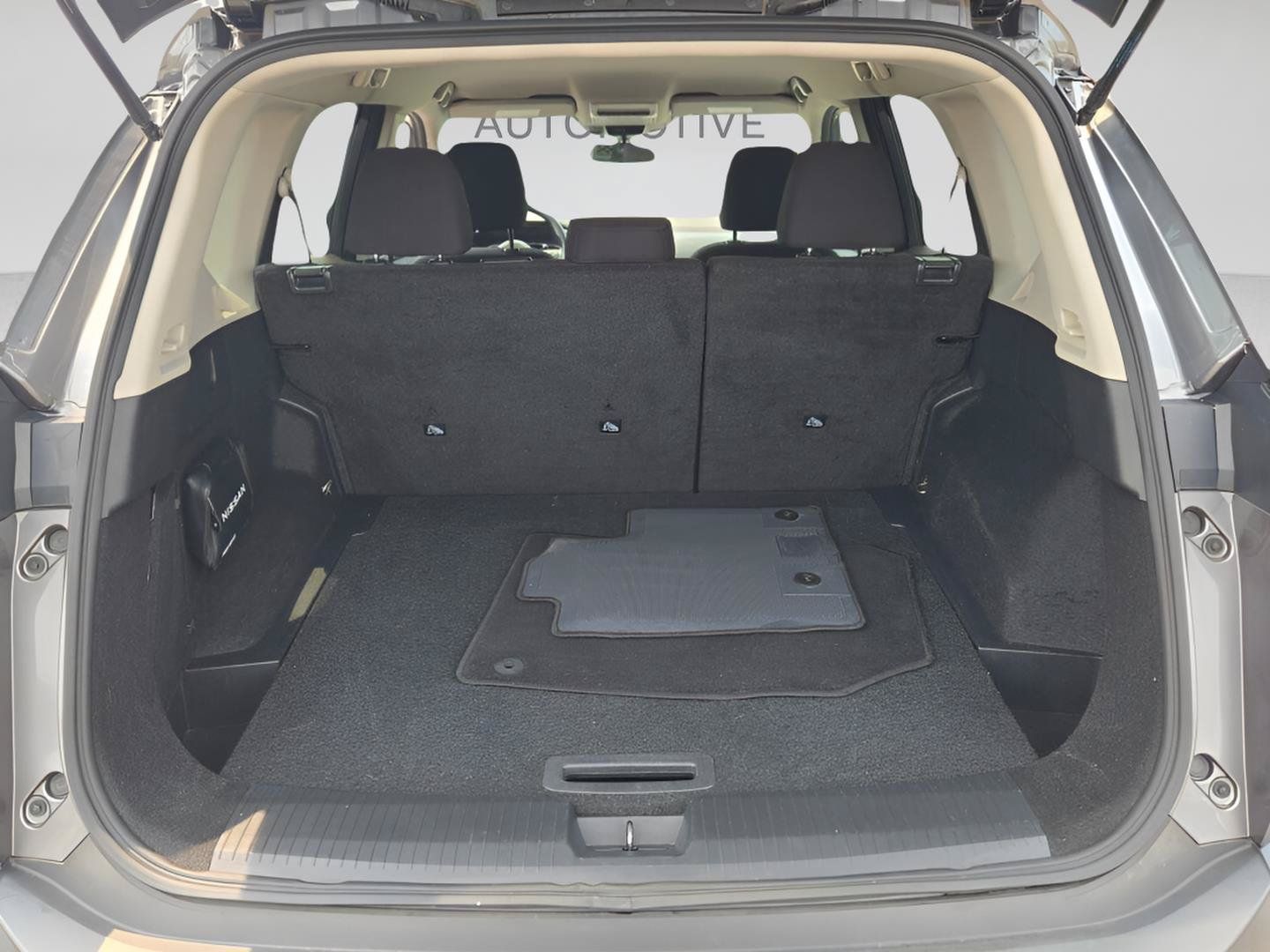 Used 2023 Nissan Rogue S FWD image 14