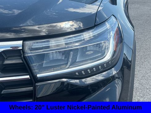 Used 2025 Ford Explorer Active w/ Active Comfort Package AWD/4WD image 31