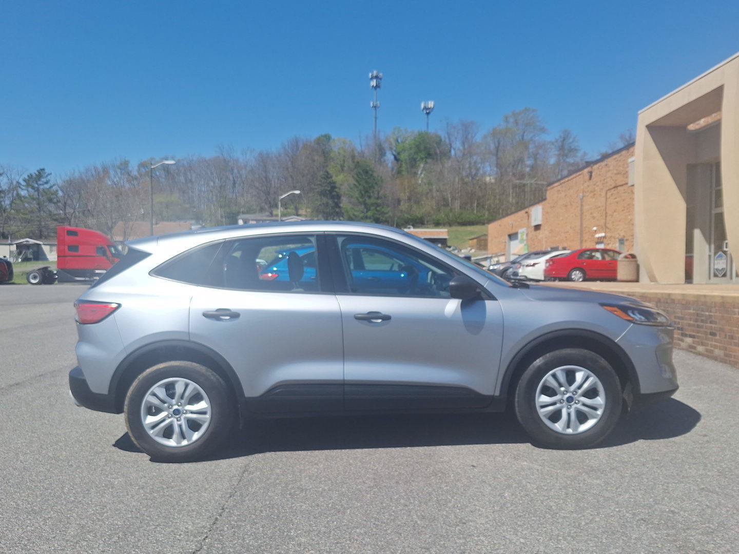 Used 2022 Ford Escape S AWD/4WD image 2