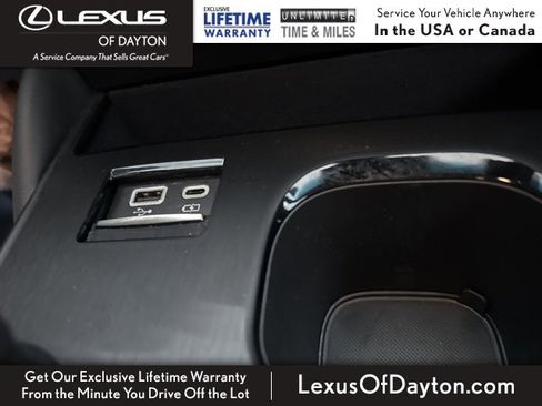 Certified 2025 Lexus ES 300h w/ Luxury Package image 26