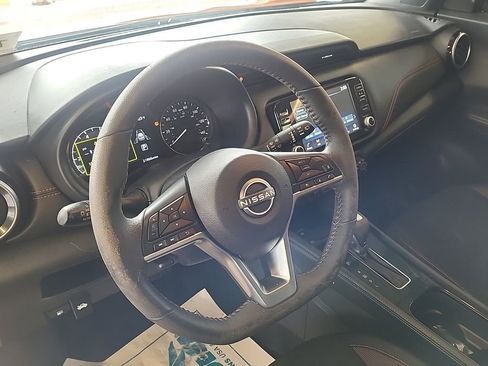Used 2024 Nissan Kicks SR image 10