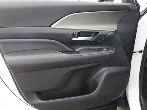 Used 2024 Toyota Grand Highlander Limited image 15