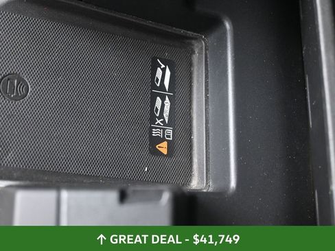 Used 2022 Chevrolet Silverado 1500 High Country w/ High Country Premium Package image 45