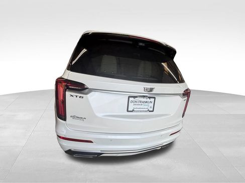 Used 2021 Cadillac XT6 Premium Luxury FWD image 4
