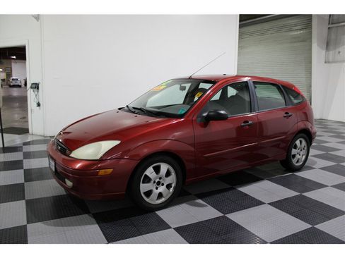 Used 2002 Ford Focus ZX5 Hatchback image 7