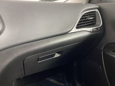 Used 2021 Jeep Cherokee Trailhawk image 31