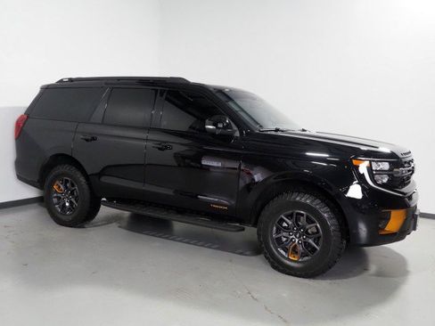 Used 2025 Ford Expedition Tremor image 1