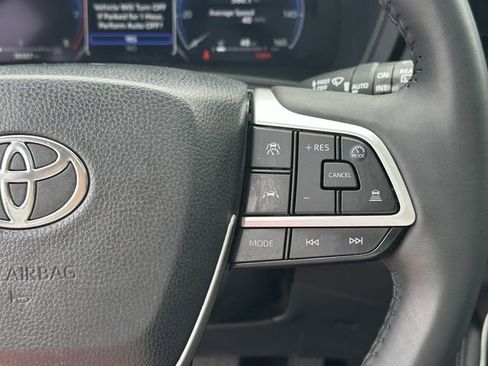 Used 2024 Toyota Grand Highlander AWD image 14