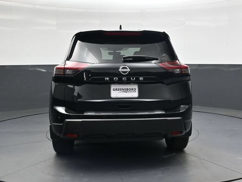 Certified 2026 Nissan Rogue SV FWD image 7