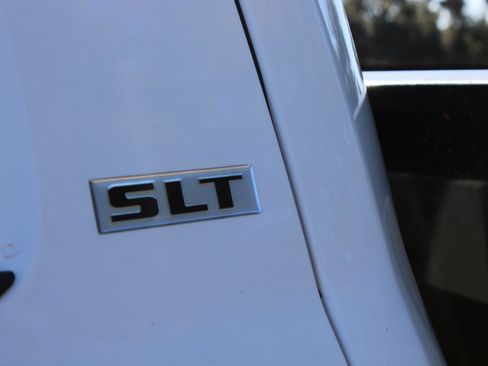 Used 2024 RAM 4500 SLT w/ Quick Order Package 2YG SLT image 18