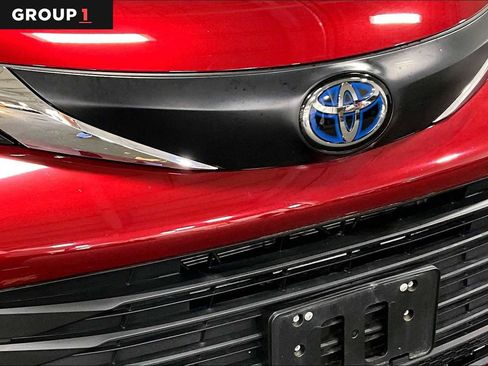 Used 2023 Toyota Sienna LE image 29