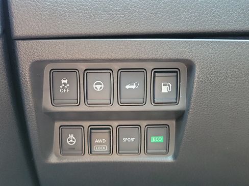 Used 2020 Nissan Rogue SL AWD/4WD image 26
