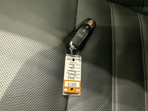 Certified 2023 Porsche Macan Turbo image 13