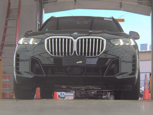 Used 2026 BMW X5 xDrive40i w/ M Sport Package AWD/4WD image 6