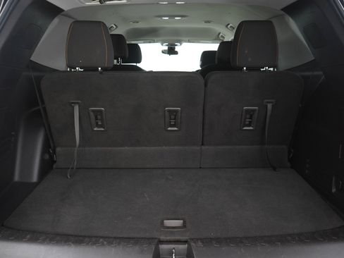 Used 2021 Chevrolet Traverse LT AWD/4WD image 9