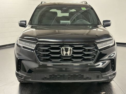 Certified 2023 Honda Pilot Sport image 6