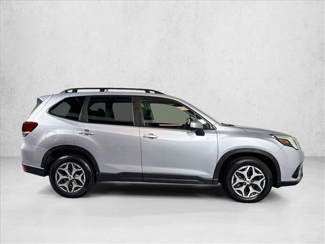 Used 2022 Subaru Forester Premium AWD/4WD image 4