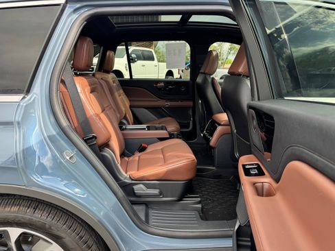 Used 2025 Lincoln Aviator Reserve image 15
