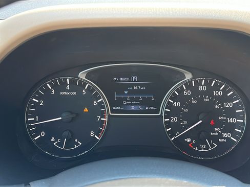 Used 2018 Nissan Pathfinder SV w/ SV Tech Package AWD/4WD image 18