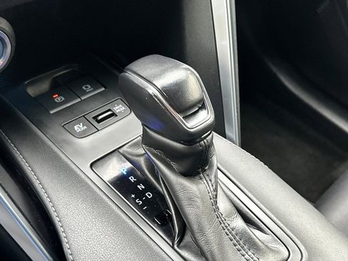 Certified 2022 Toyota Venza LE image 21