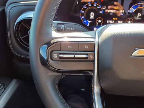 Used 2024 Chevrolet Colorado LT w/ LT Convenience Package II image 16