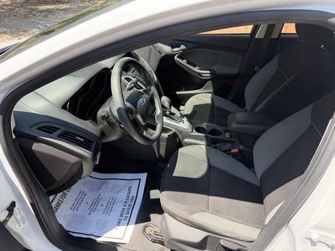 Used 2014 Ford Focus SE FWD image 12