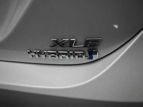 Used 2022 Toyota Camry XLE w/ Cold Weather Package FWD image 38