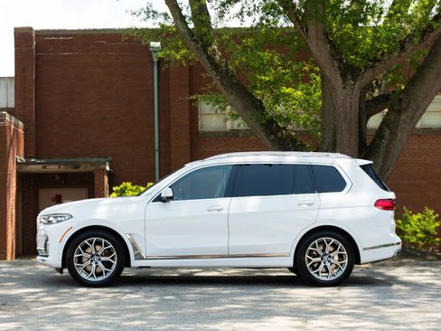 Used 2021 BMW X7 xDrive40i w/ Premium Package AWD/4WD image 12
