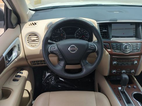 Used 2020 Nissan Pathfinder Platinum FWD image 34