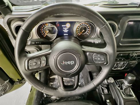 Used 2023 Jeep Gladiator Sport AWD/4WD image 11