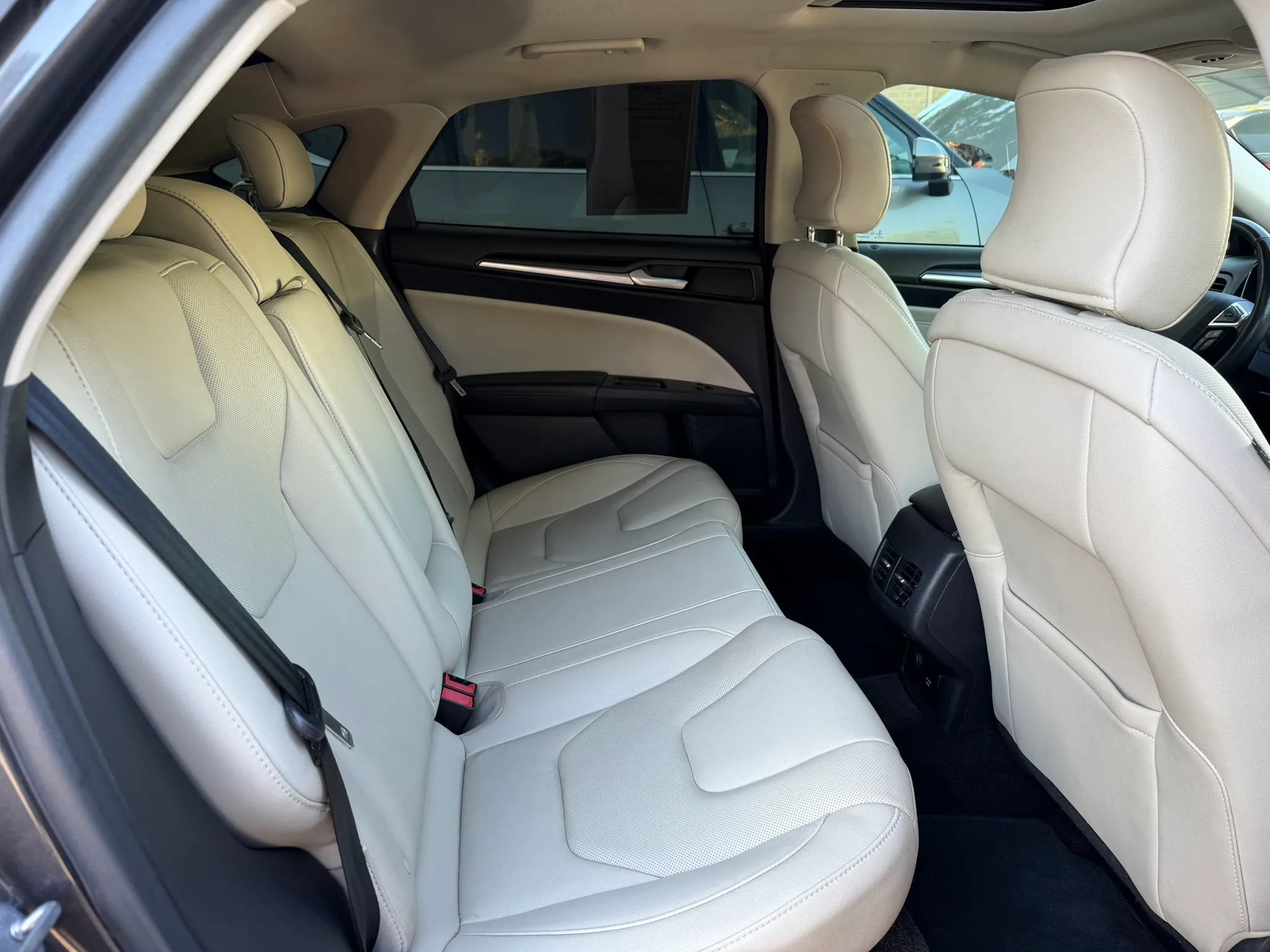 Used 2017 Ford Fusion Titanium FWD image 19