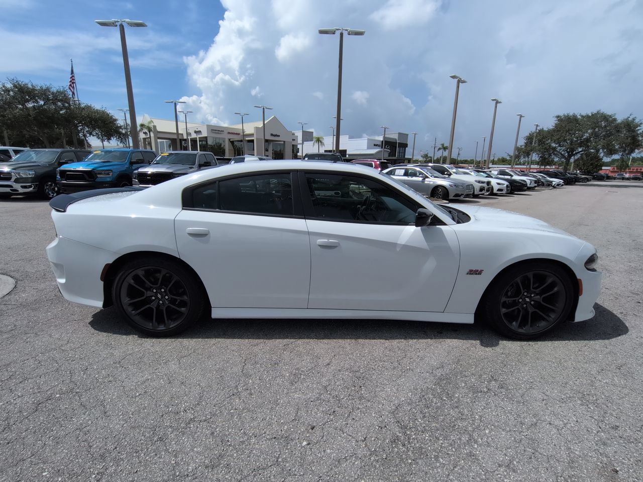 Used 2023 Dodge Charger Scat Pack w/ Plus Group RWD image 4