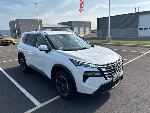 Used 2025 Nissan Rogue SV AWD/4WD image 7